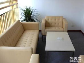 重慶辦公家具廠一站式采購(gòu) 文件柜、辦公桌、老板桌、會(huì)議桌、屏風(fēng)隔斷工位、沙發(fā)茶幾與前臺(tái)